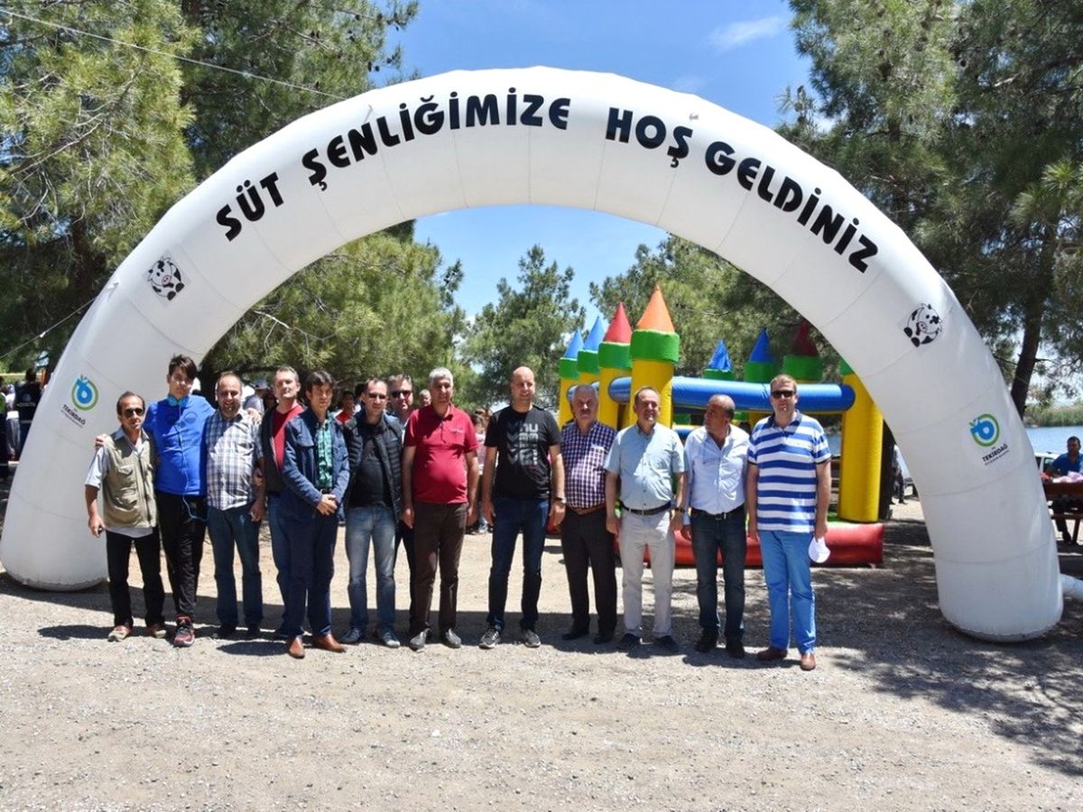 Çocuklar \'Süt Şenliği\'nde Gönüllerince Eğlendi