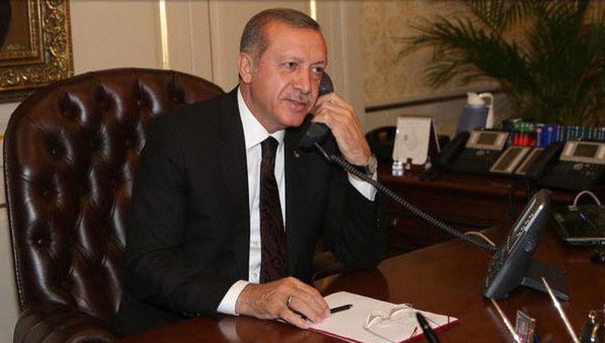Cumhurbaşkanı Erdoğan, Aziz Yıldırım ve Obradovic\'i Telefonla Arayarak Kutladı