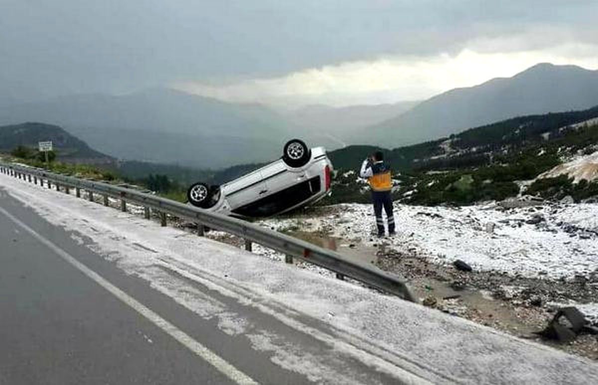 Dolu Yağışı Kazalara Neden Oldu