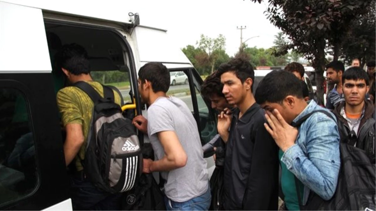 Edirne\'de 125 Kaçak ve Sığınmacı Yakalandı
