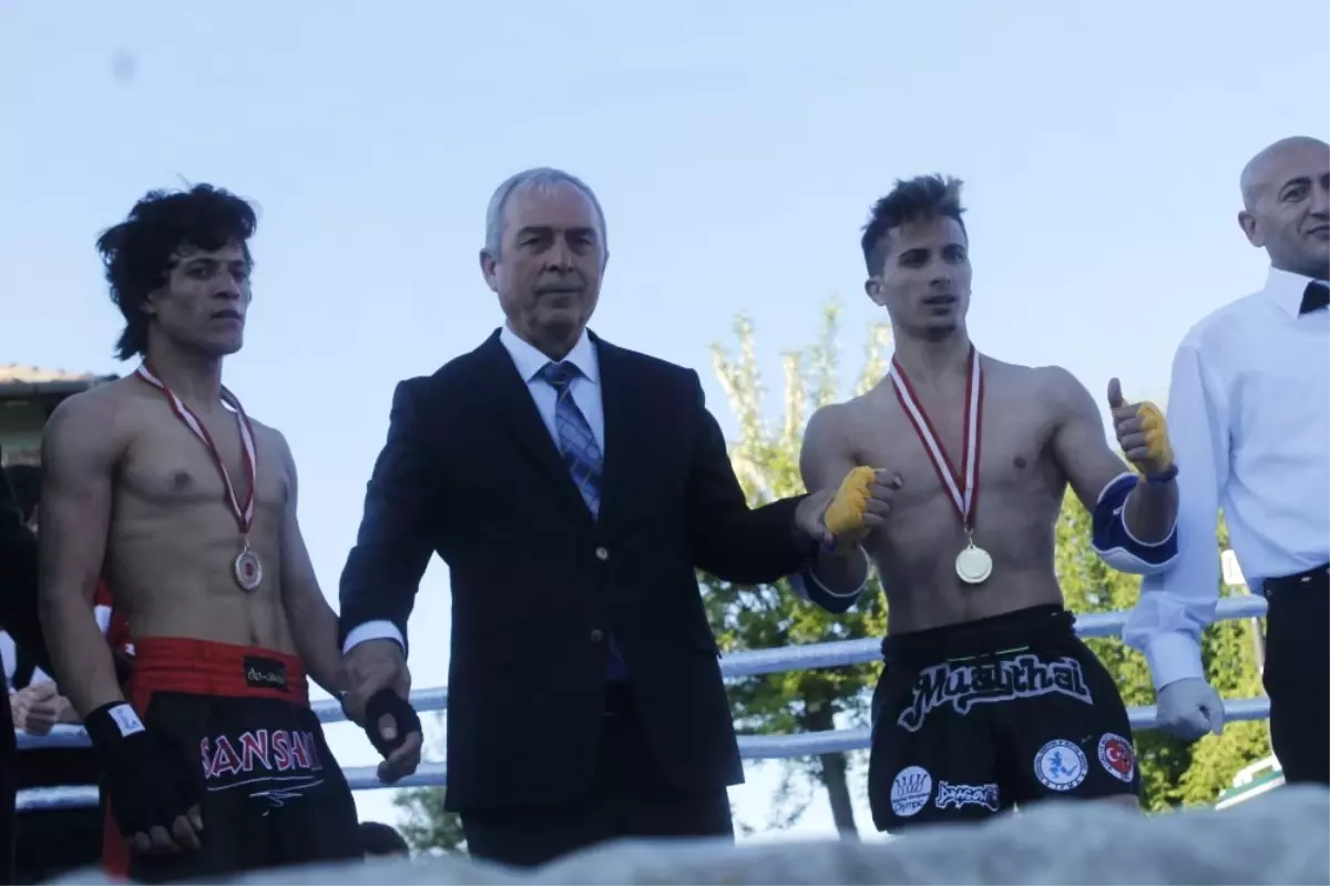 Emirdağ\'da \'Muay Thai Afyonkarahisar İl Turnuvası\' Düzenlendi