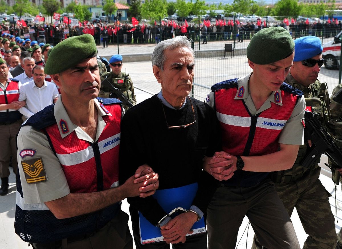 En Önde Akın Öztürk!