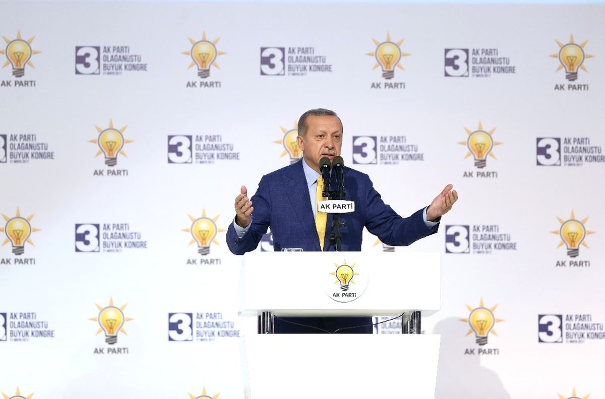 Erdoğan\'dan AK Parti Teşkilatlarında Yenileme Hareketi Sinyali