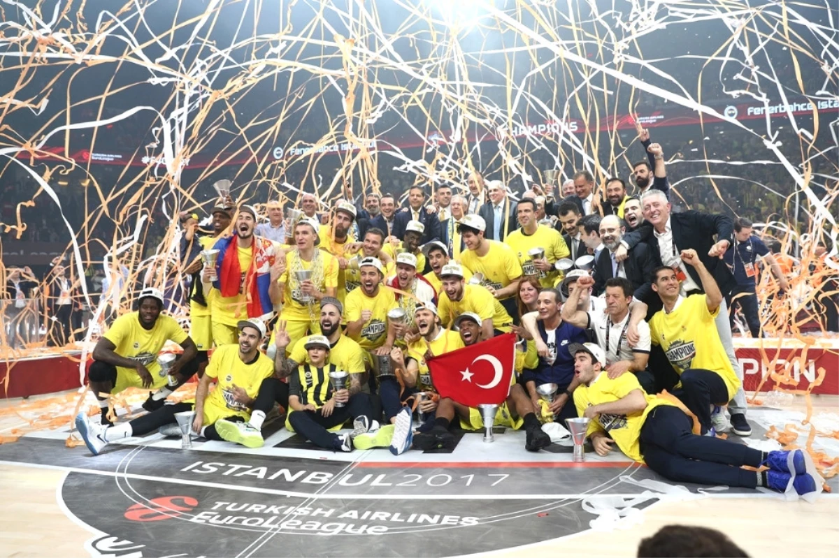 Fenerbahçe Kafilesi Yolda Kaldı