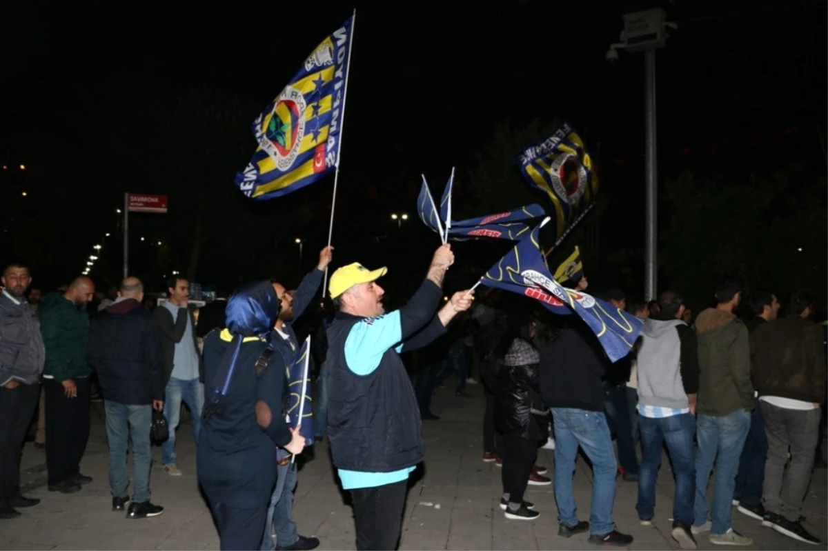 Fenerbahçe- Olympiakos Final Four Finali Kartal Meydanı\'nda İzlendi