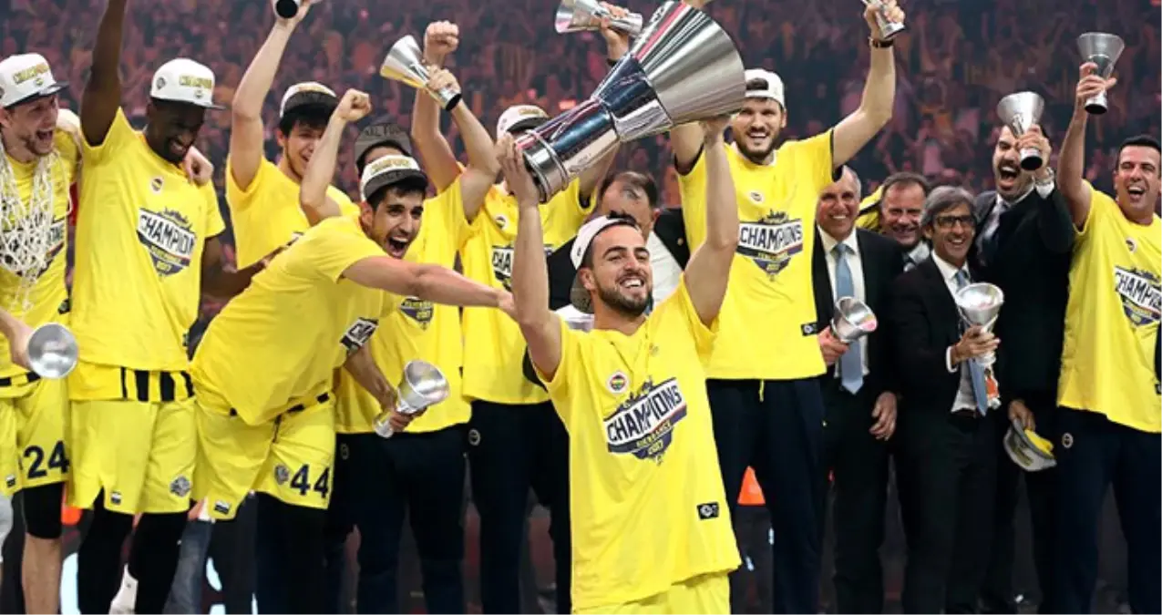 Fenerbahçe, Türkiye\'ye 7. Basketbol Kupasını Hediye Etti