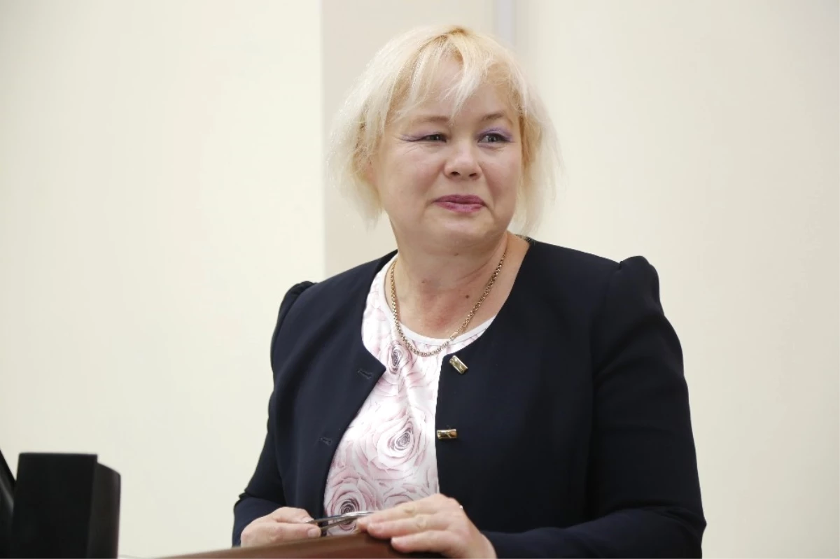 Gafarova: "Kırım\'da Kur\'an-ı Kerim Yasaklandı"