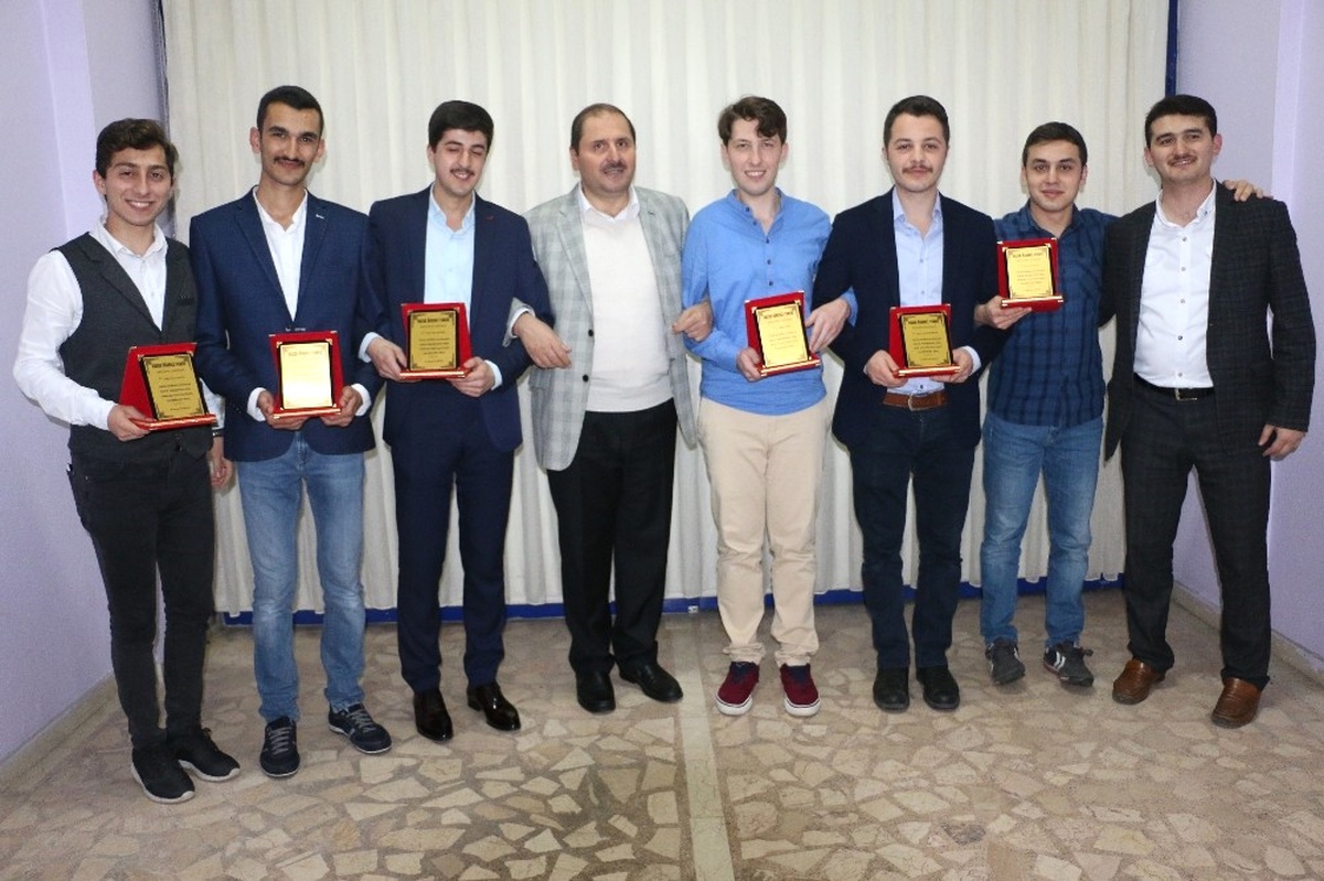 Huzur Erkek Öğrenci Yurdu 21. Mezuniyet Sevincini Yaşadı