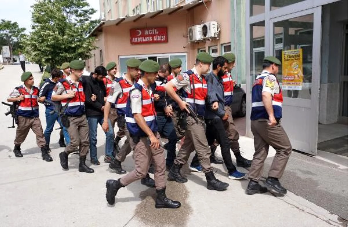 Jandarma Hayvan Hırsızlarını Ateş Açarak Durdurdu: 4 Tutuklama