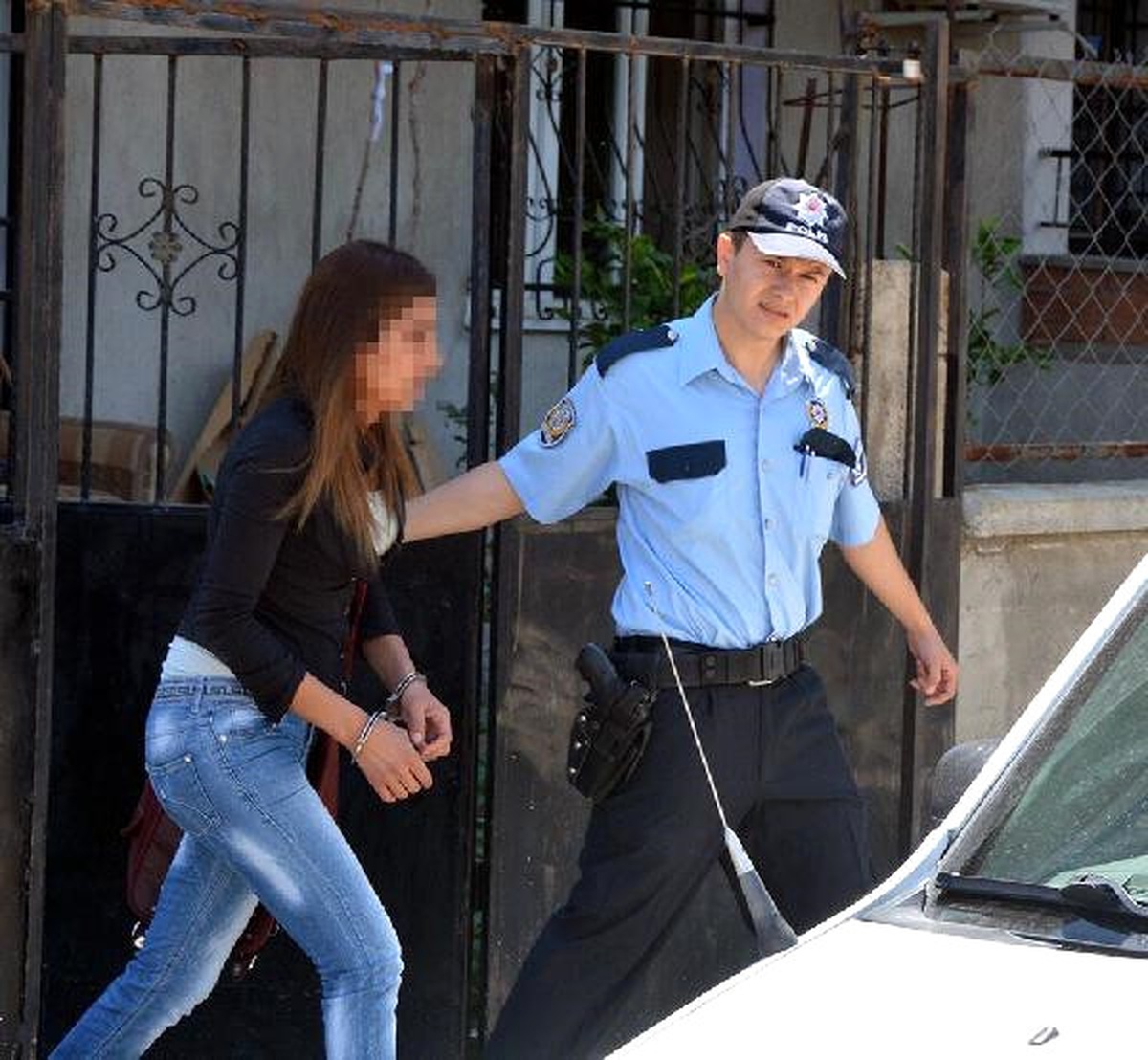 Kadın Hırsızlık Şüphelisini Kadınlar Yakaladı