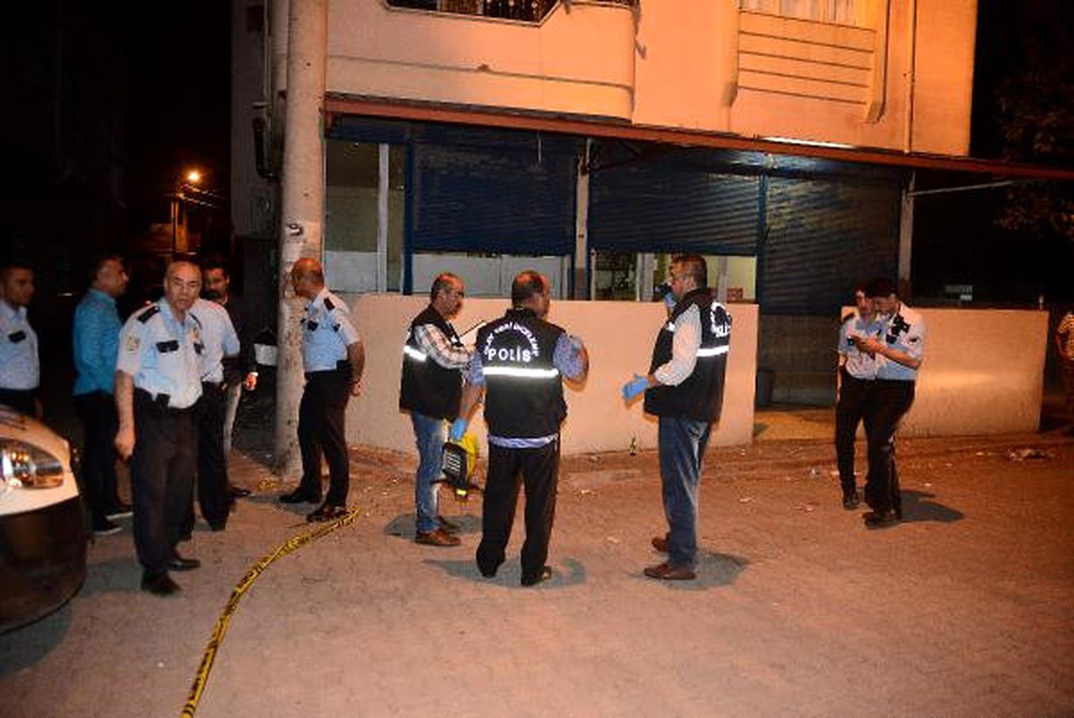 Kahvehane Önünde Kavga: 4 Yaralı