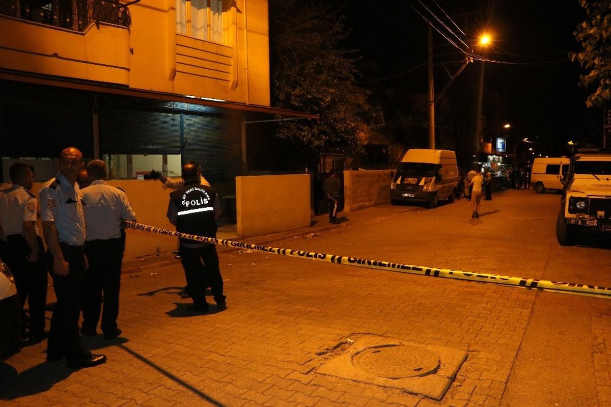 Kahvehanede Silahlı Kavga: 2\'si Ağır 5 Yaralı