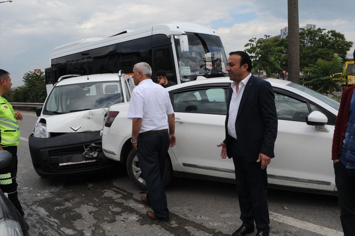 Kocaeli\'de Trafik Kazası: 1 Yaralı