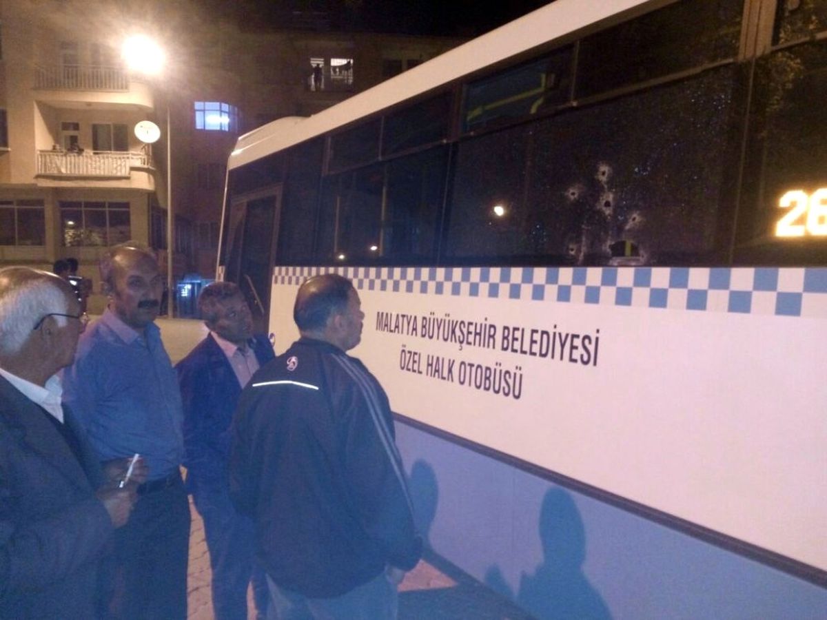 Malatya\'da Özel Halk Otobüsüne Ateş Açıldı