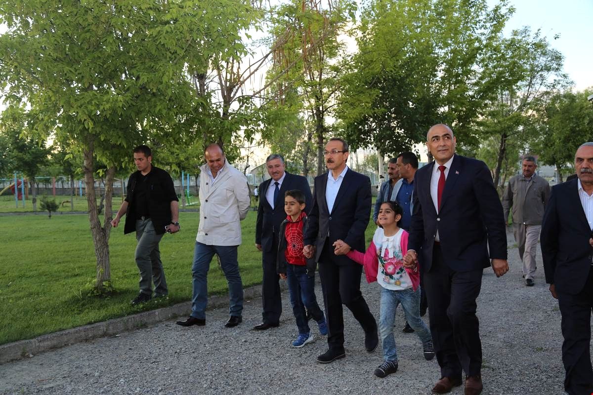 Muş\'ta "Koruyucu Aile Buluşması" Programı