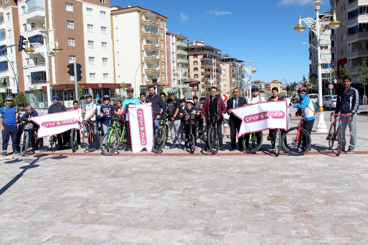 Öğrenci ve Velileri Sağlıklı Yaşam İçin Pedal Çevirdi