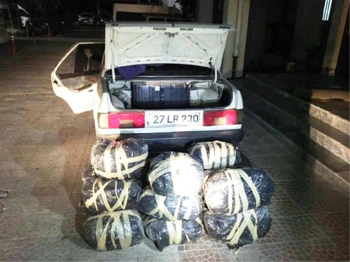Otomobilde 76 Kilo Esrar Ele Geçti, 3 Kişi Tutuklandı