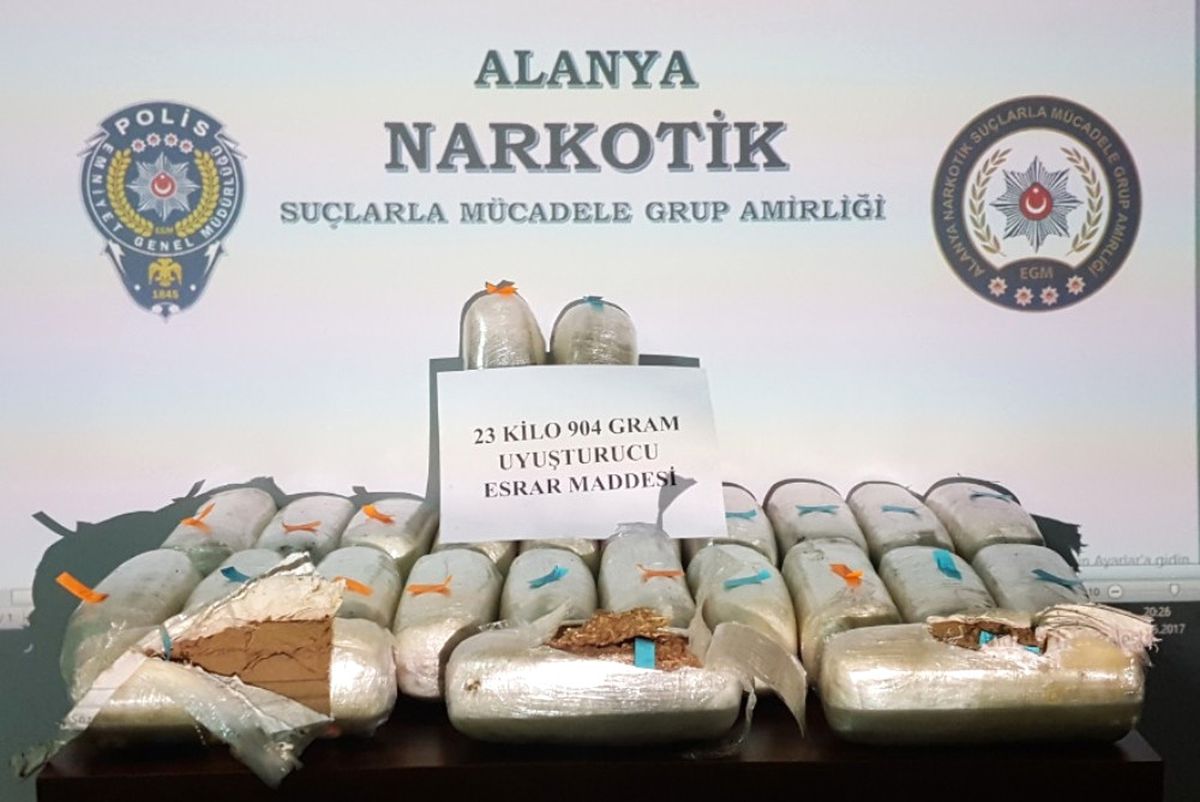 Otomobildeki Uyuşturucu "Esco"Ya Takıldı