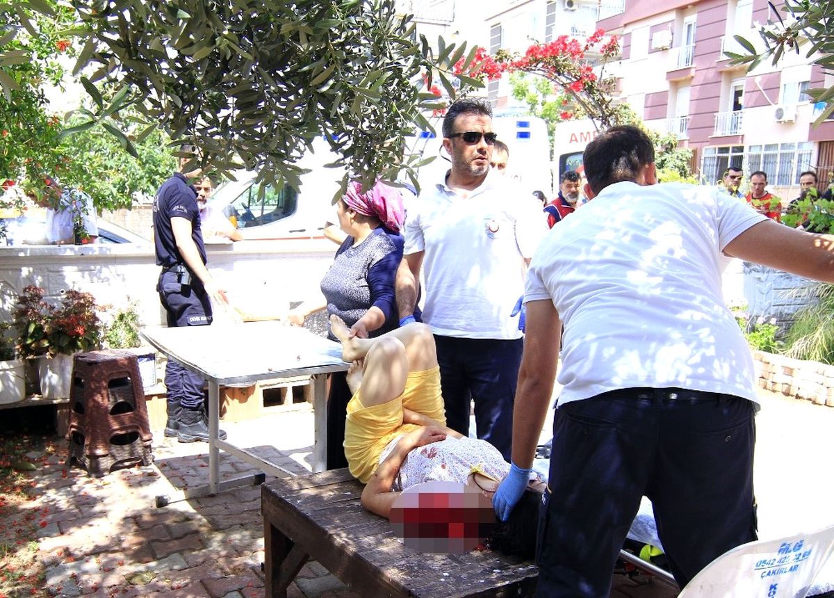 Polis, Sözlüsü Olan Kadın Polisi Kazara Vurdu