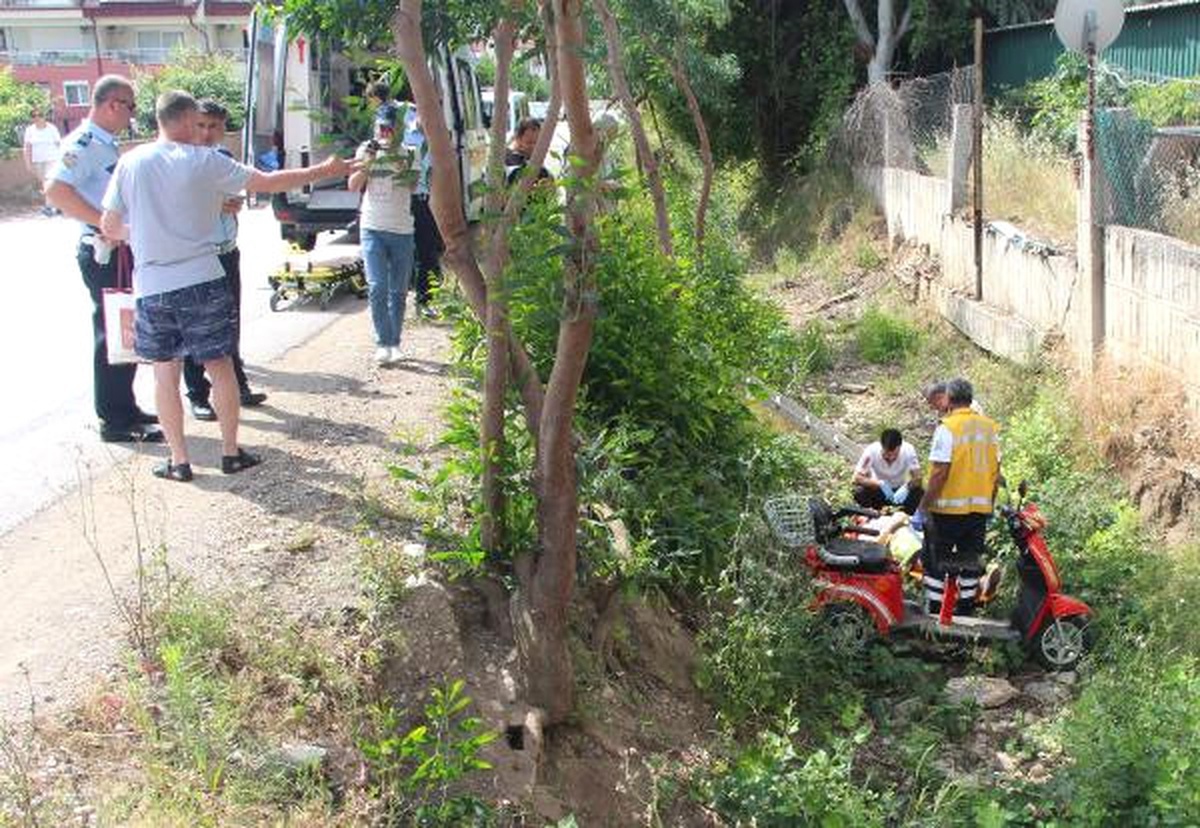Rus Çift Motosikletle Dereye Yatağına Uçtu