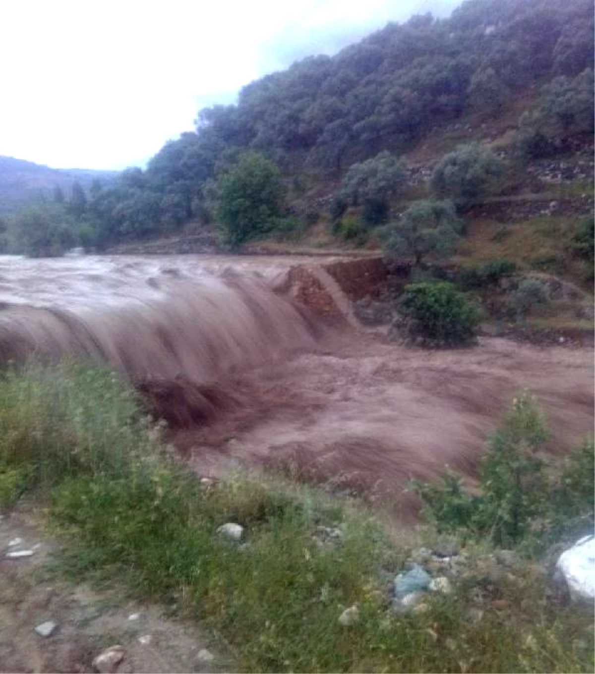 Setin Yıkılmasıyla Oluşan Çay Taşkını Olumsuzluk Yarattı (2)