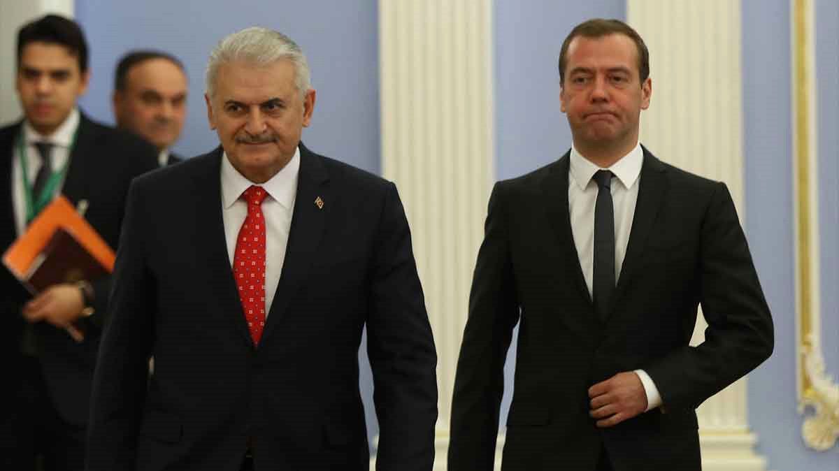Türkiye ve Rusya\'dan Ticari İlişkilerin Önündeki Engellerini Kaldırıyor