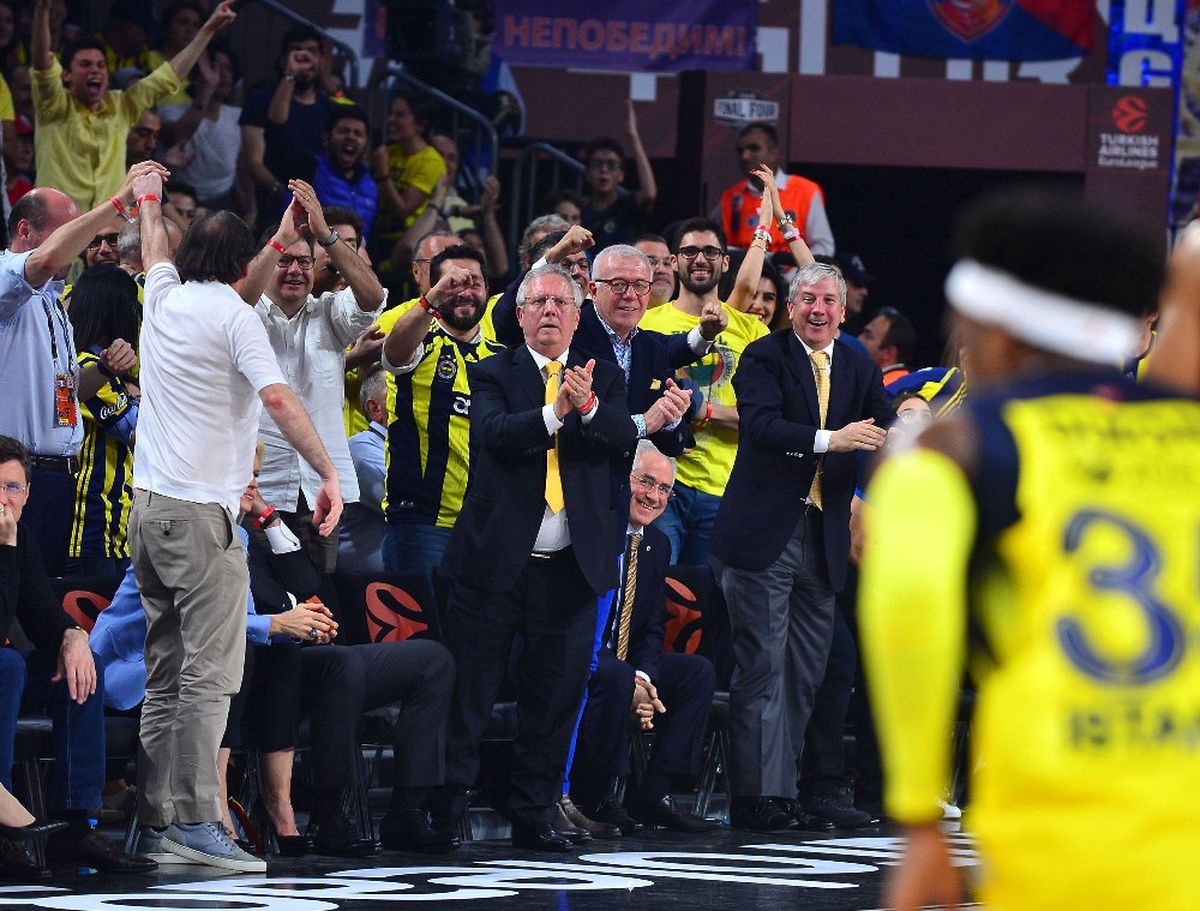 Türkiye\'ye 7. Kez Basketbolda Kupa Geldi