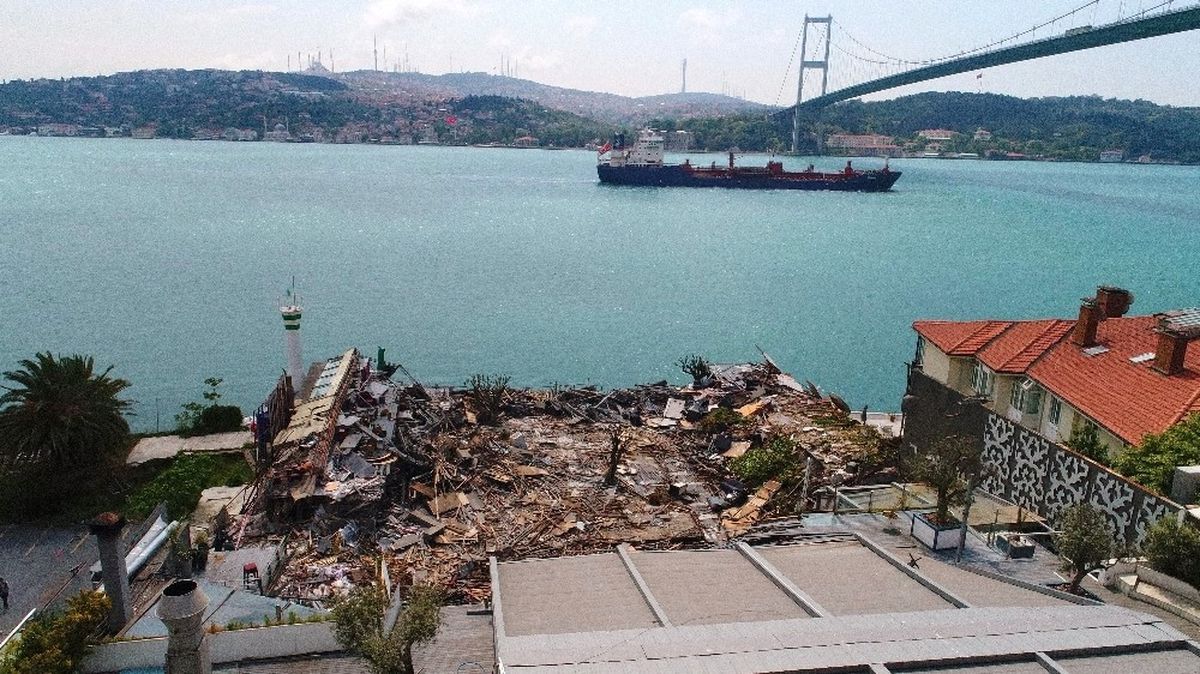 Ünlü Gece Klübü Reina\'da Yıkım