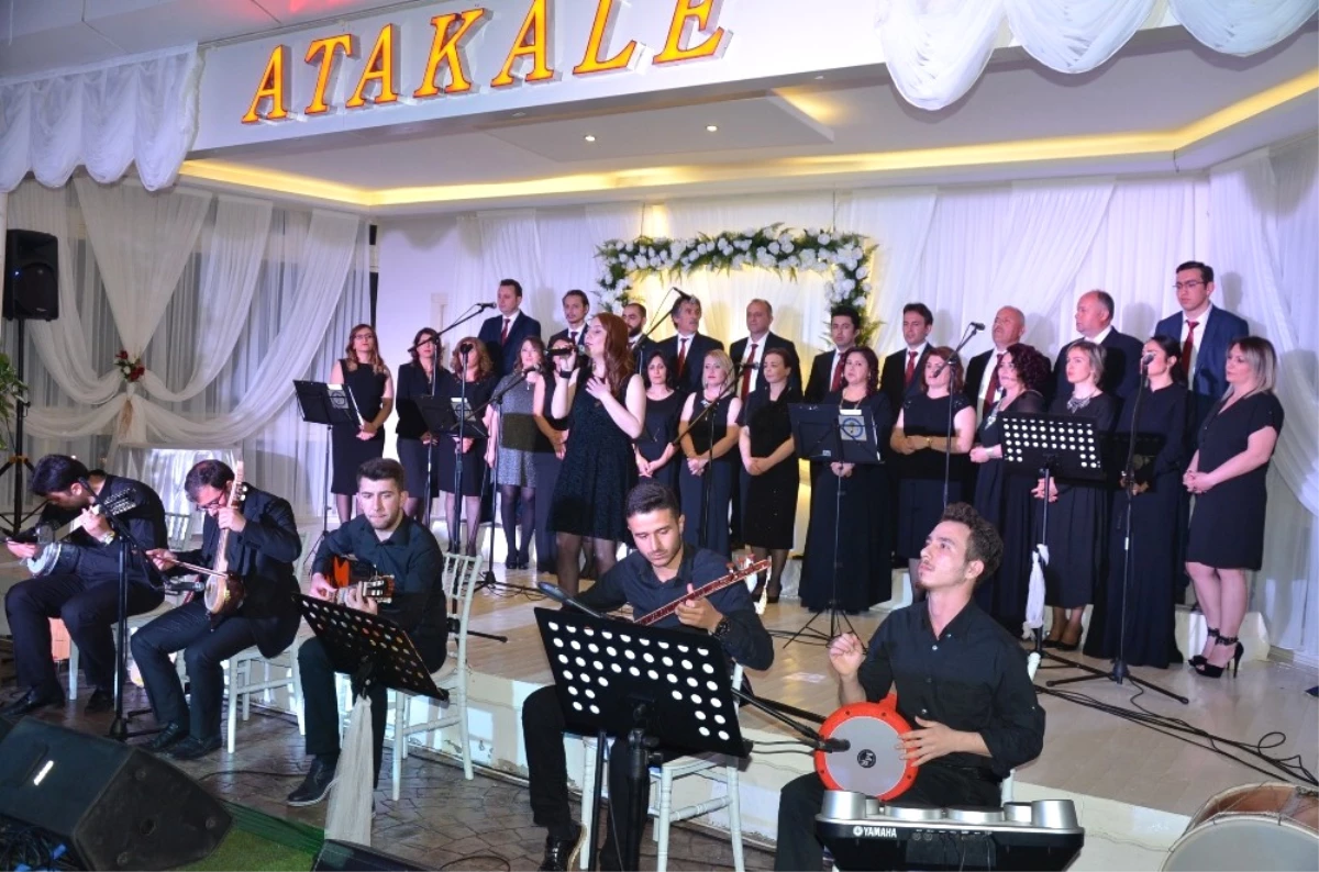 Ünye\'de Türk Halk Müziği Konseri