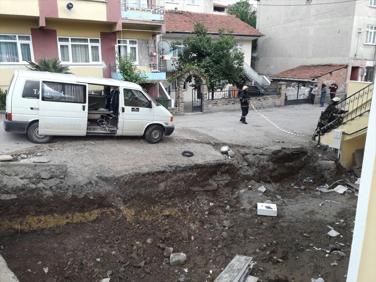 Bahçe Duvarı İnşa Ederken Doğalgaz Borusu Delindi