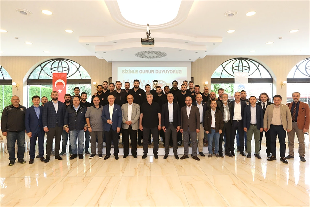 Başkan Toçoğlu, Basketbol Takımıyla Buluştu