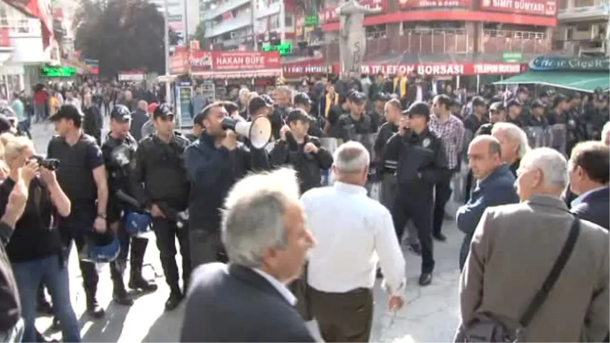 Başkent\'te Protestocu Gruba Polis Müdahalesi: 6 Gözaltı