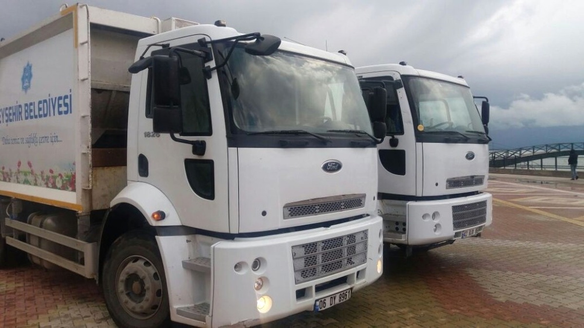 Beyşehir\'de Yeni Çöp Araçları Hizmet Vermeye Başladı
