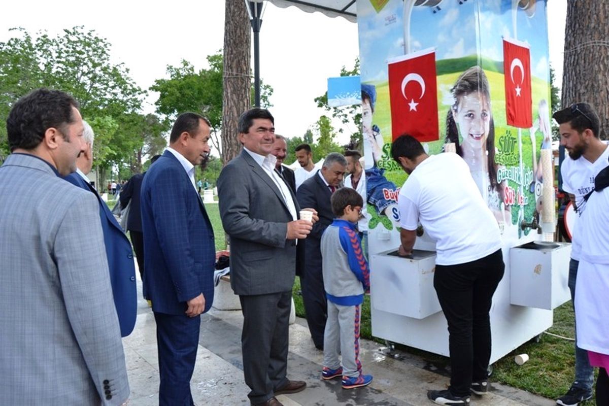 Biga\'da Süt Günü Etkinliği