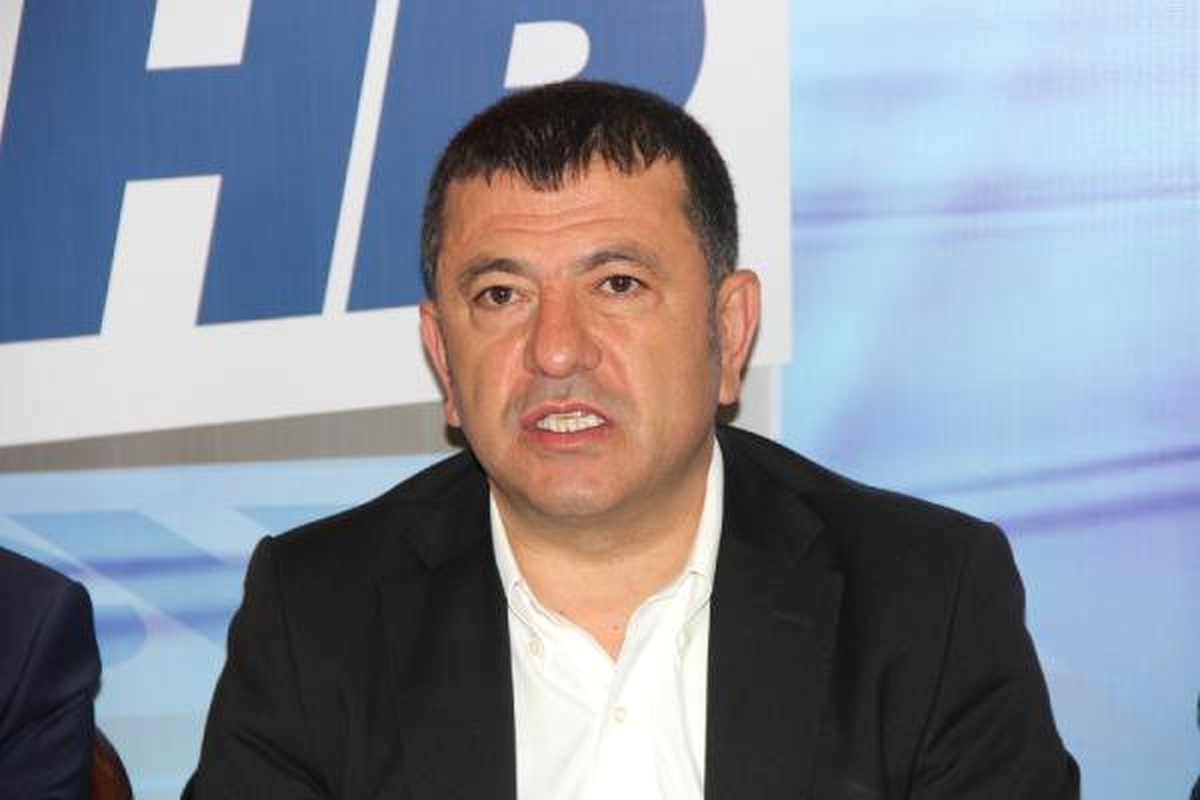 CHP Heyeti Türk-İş\'i Ziyaret Etti