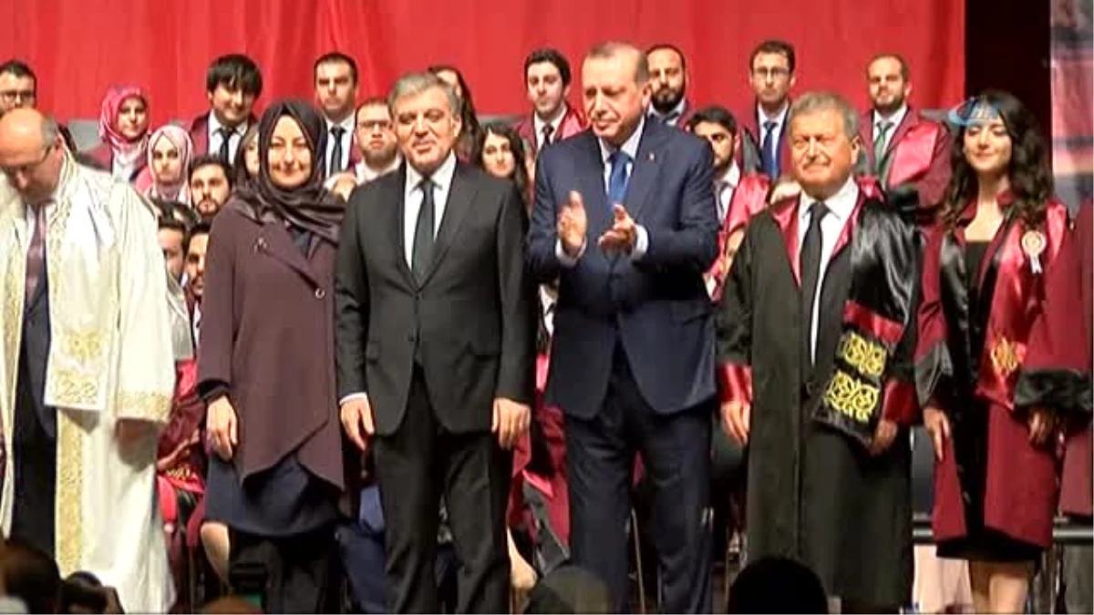 Cumhurbaşkanı Erdoğan ve 11. Cumhurbaşkanı Gül, Öğrencilere Diplomalarını Birlikte Takdim Etti