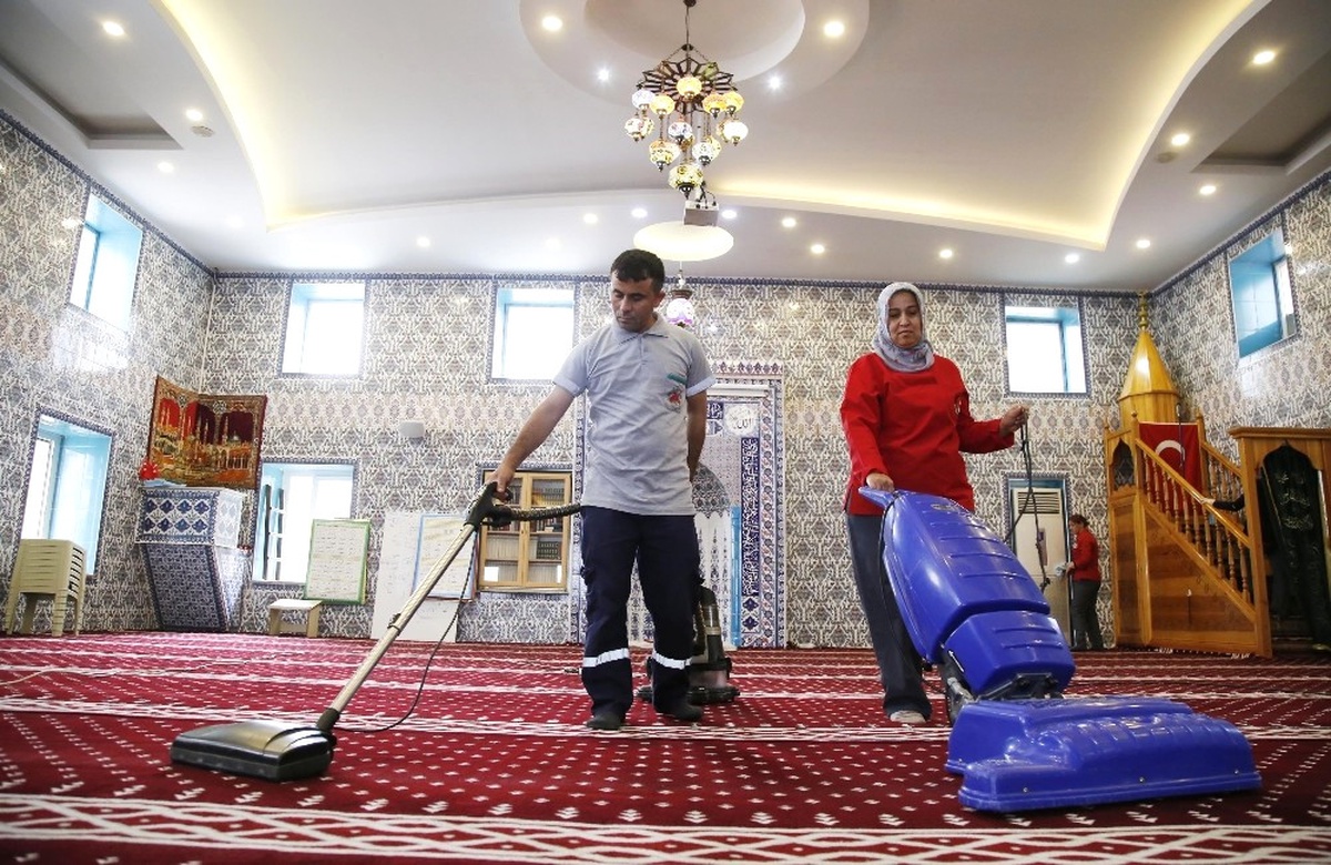 Döşemealtı\'nda Camiler Ramazana Hazırlanıyor