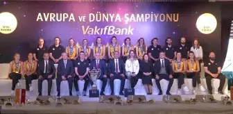 Dünya Şampiyonu Vakıfbank, Basınla Buluştu