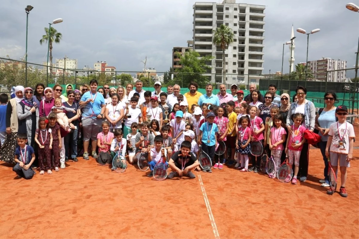 Erdemli Belediyesi\'nin Düzenlediği Tenis Turnuvası Sona Erdi