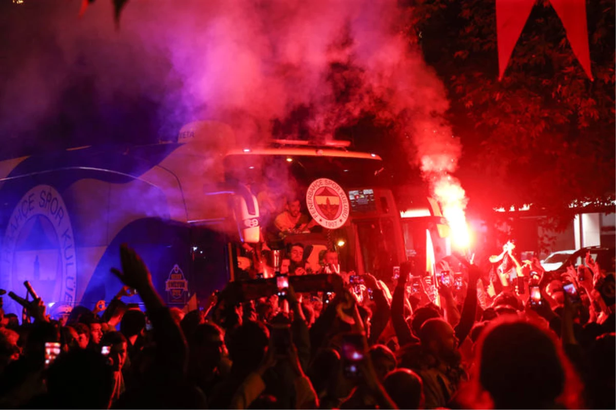 Fenerbahçe, THY Avrupa Ligi Şampiyonluğunu Kutladı