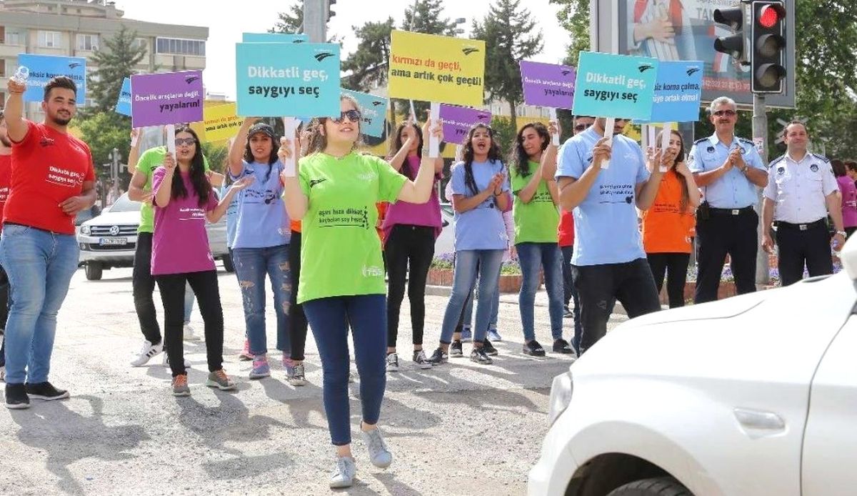 Gaün\'lü Öğrencilerden Trafik Farkındalığı Projesi