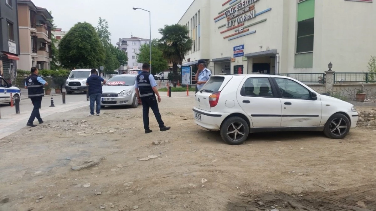 Her Boş Arsa Park Yeri Olarak Kullanılıyor