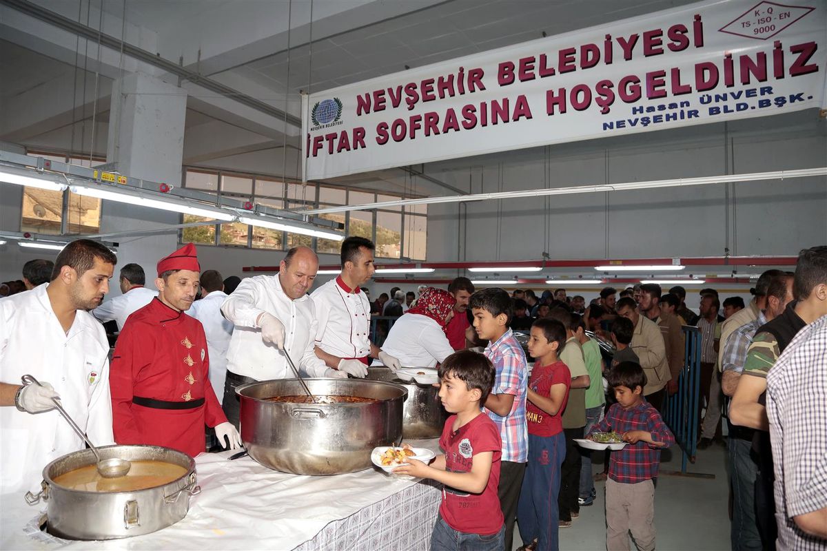 İlk İftar Sofrası 27 Mayıs\'da Kuruluyor