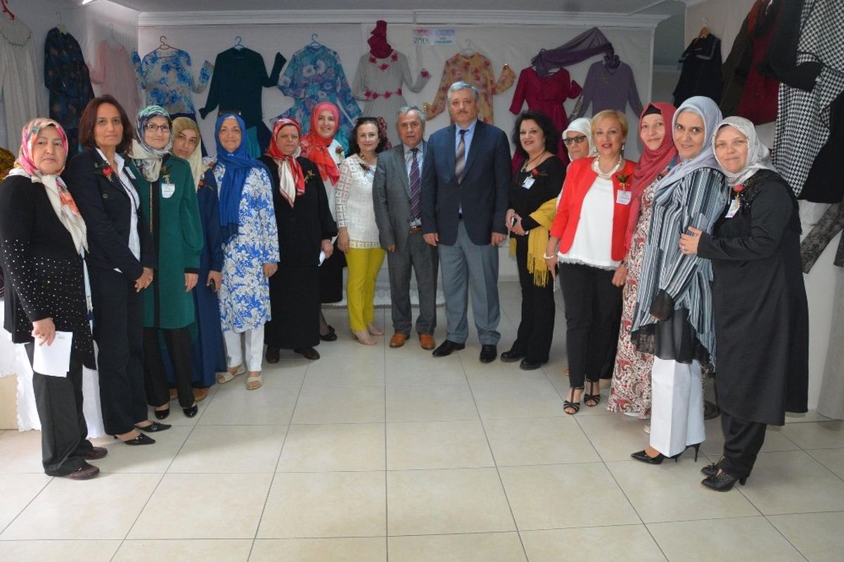 İzmek\'te El Emekleri Sergileniyor