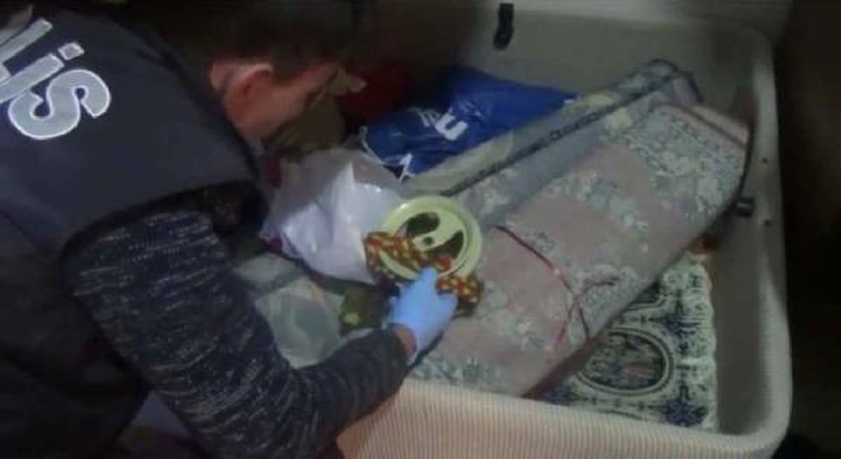 İzmir\'de PKK Operasyonu: 18 Gözaltı