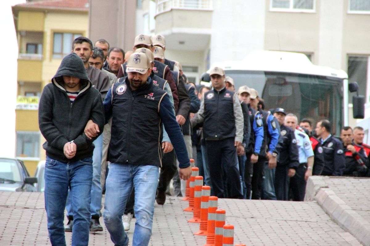Kayseri\'de Bylock\'çu 22 Eski Polis Adliyeye Sevk Edildi