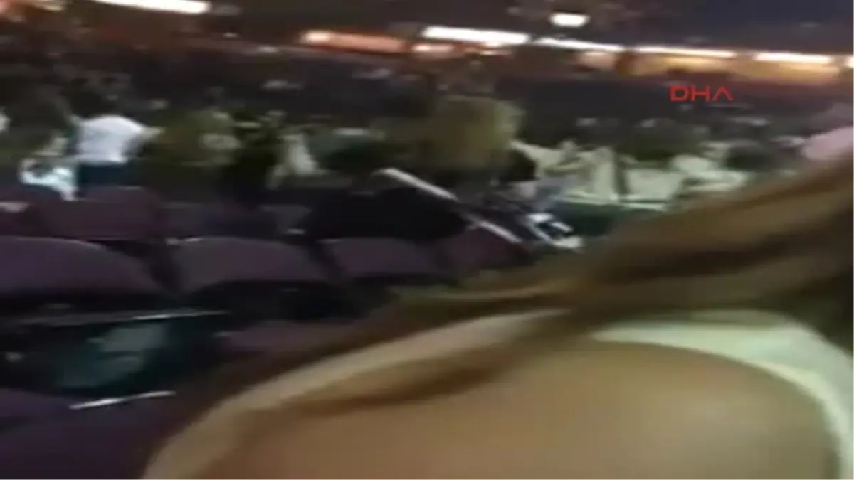 Manchester\'da Terör Saldırısı Sonrası Salondaki Büyük Panik Kamerada