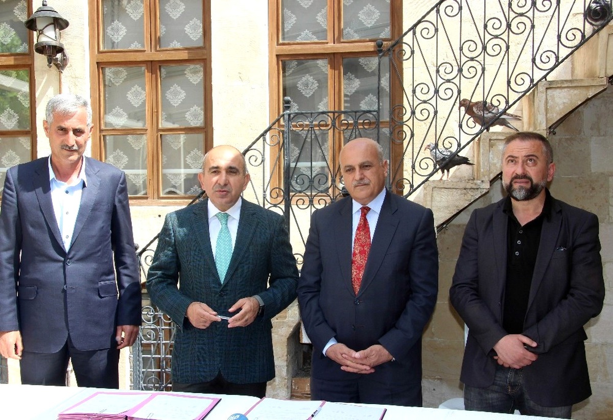 Kilis\'te Güneş Enerjisi ile Cami Şadırvanlarında Sıcak Su Akacak