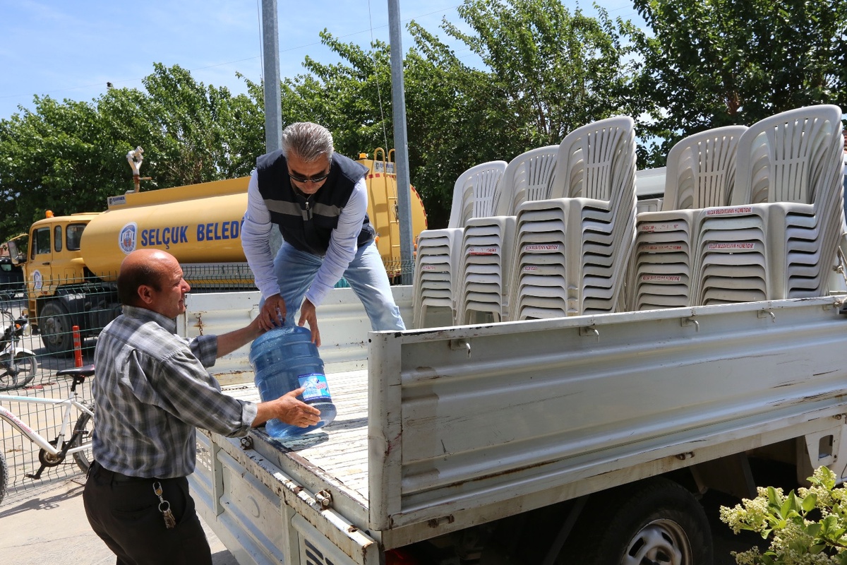 Selçuk Belediyesi vatandaşların acısına ortak oluyor