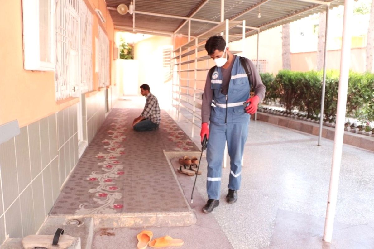 Suriye Sınırındaki Camilerde İlaçlama Çalışması